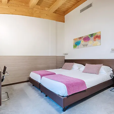 Continental Urban Art Hotel