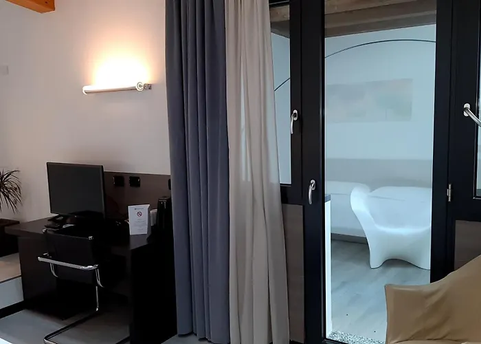 Continental Urban Art Hotel