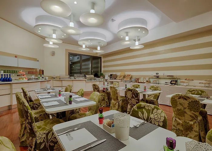 Hotel Continental Urban Art 4*