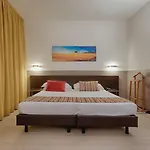 Continental Urban Art Hotel 4*