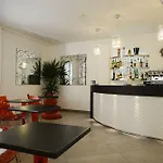 호텔 Continental Urban Art 4*