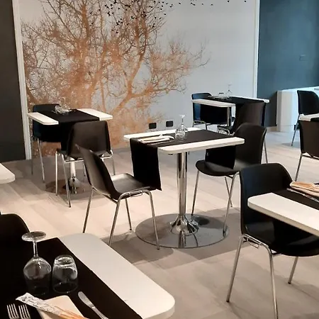 Hotel Continental Urban Art 4*