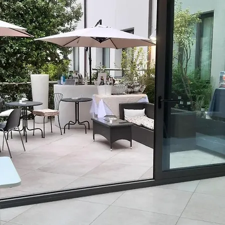 Continental Urban Art 4*