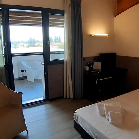 Continental Urban Art 4*