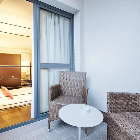 Continental Urban Art Hotel 4*