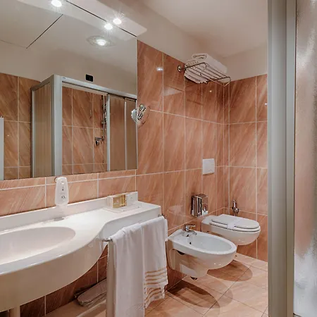 Continental Urban Art Ξενοδοχείο Τζόλα Πρεντόζα