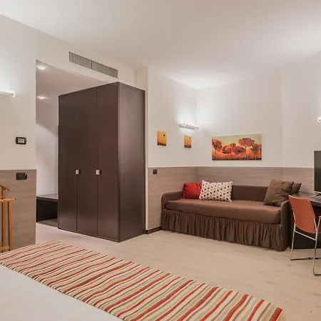 Continental Urban Art Hotel 4*