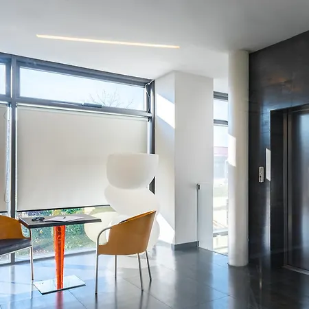 Continental Urban Art 4*