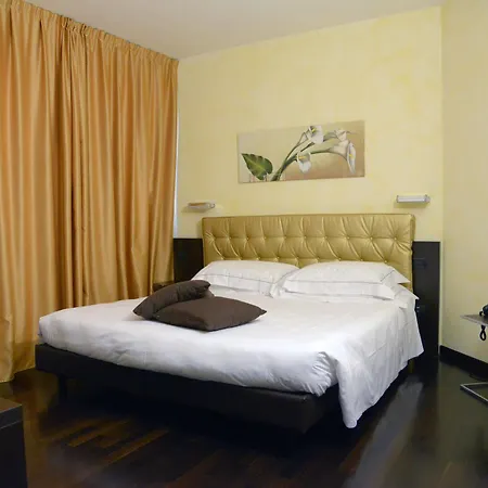 Continental Urban Art Hotel 4*