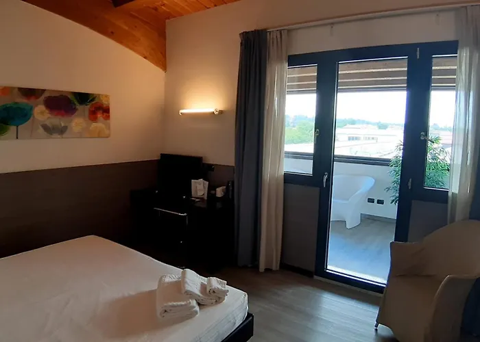 Continental Urban Art Hotel Zola Predosa