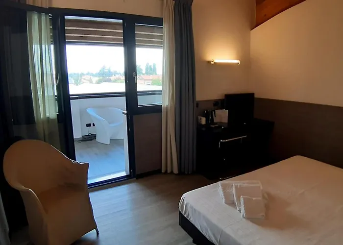 Continental Urban Art 4*