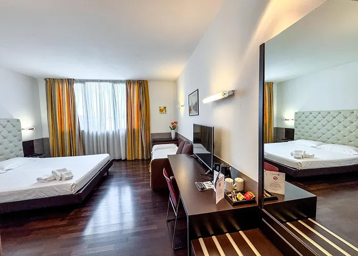 Continental Urban Art Hotel 4*