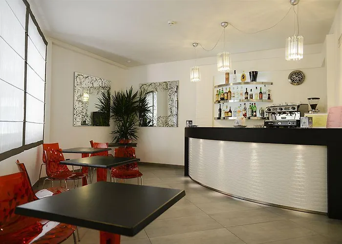 Hotel Continental Urban Art 4*