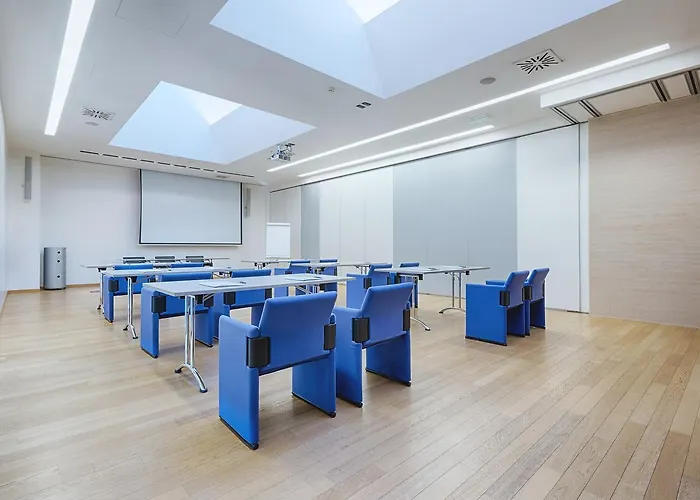 Continental Urban Art Hotel